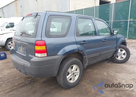 2005 Ford Escape Xls z USA, uszkodzony, nr VIN 1FMYU02Z65KB67599